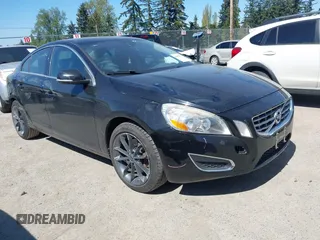 2012 Volvo S60 T5 z VIN YV1622FS4C2032414, wystawiony jako IAAI lot #42067818 z przebiegiem 77 506 mil mil oraz . Historia ofert i sprzedaży dostępna na DreamBid. Obrazek 1.