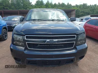 2008 Chevrolet Tahoe LS with VIN 1GNFC13C58R105676, listed as a IAAI auction lot 42603839 with 322,614 mi miles and . Bid and sale history available at DreamBid. Image 6.