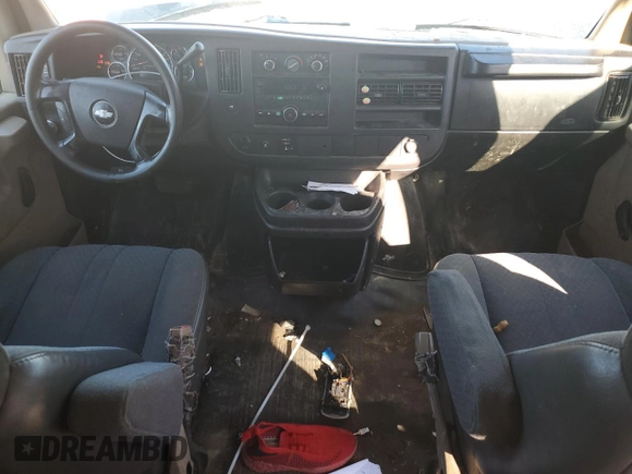 2008 Chevrolet Express Passenger z VIN 1GAGG25KX81133217, wystawiony jako Copart lot #73503214 z przebiegiem 323 605 mil mil oraz Czysty tytuł • Clean title. Historia ofert i sprzedaży dostępna na DreamBid. Obrazek 8.
