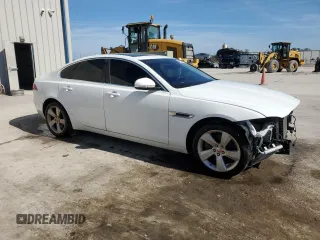 2018 Jaguar XF 25t with VIN SAJBR4FX1JCY61635, listed as a Copart auction lot 42906215 with 68,144 mi miles and Salvage Title. Bid and sale history available at DreamBid. Image 4.