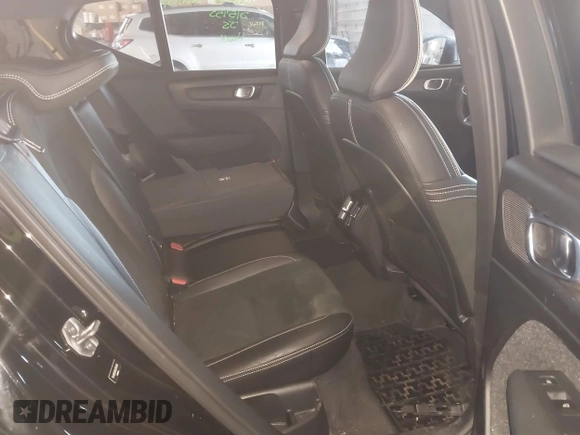 2019 Volvo XC40 Momentum with VIN YV4162XZ6K2015495, listed as a IAAI auction lot 41249446 with 44,597 mi miles and . Bid and sale history available at carsss.com. Image 8.