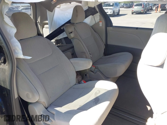 2016 Toyota Sienna LE AAS with VIN 5TDKK3DC1GS697730, listed as a IAAI auction lot 41727769 with 135,469 mi miles. Bid and sale history available at carsss.com. Image 8.