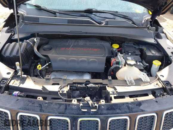 2018 Jeep Compass Altitude with VIN 3C4NJDBB5JT442950, listed as a IAAI auction lot 41989701 with 103,221 mi miles and . Bid and sale history available at carsss.com. Image 10.