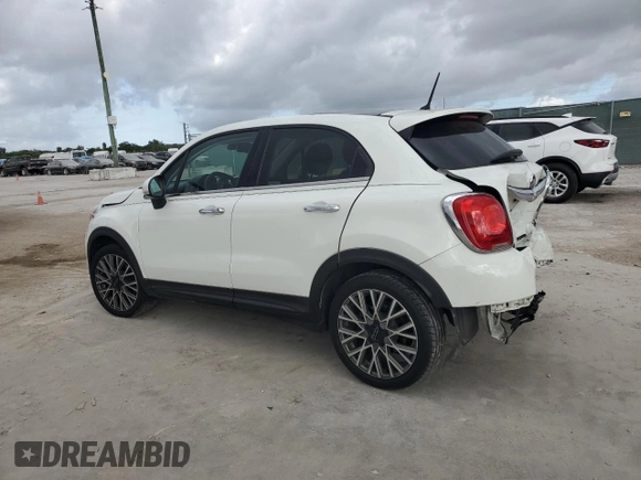 2017 FIAT 500X Lounge z VIN ZFBCFXDB6HP622947, wystawiony jako Copart lot #44979985 z przebiegiem 57 373 mil mil oraz Szkoda całkowita • Salvage title. Historia ofert i sprzedaży dostępna na DreamBid. Obrazek 2.