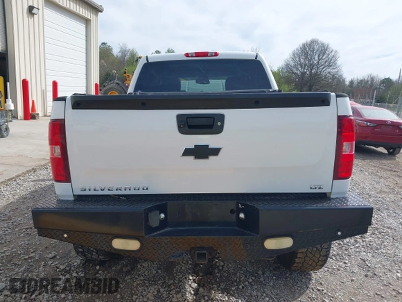 2009 Chevrolet Silverado 1500 LTZ with VIN 3GCEK33M19G162955, listed as a IAAI auction lot 41851348 with 203,553 mi miles and . Bid and sale history available at DreamBid. Image 17.