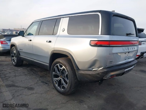2025 Rivian R1S Adventure with VIN 7PDSGBBA2SN058678, listed as a IAAI auction lot 41429201 with 2,322 mi miles. Bid and sale history available at carsss.com. Image 3.