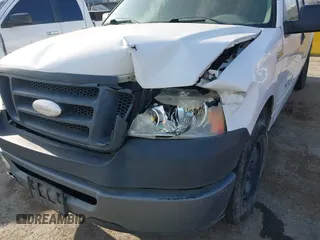 2006 Ford F-150 STX with VIN 1FTRX12W96NA81330, listed as a IAAI auction lot 41895749 with 1 mi miles. Bid and sale history available at carsss.com. Image 6.