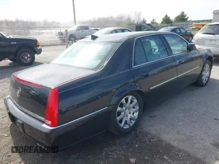 2011 Cadillac DTS Luxury Collection z VIN 1G6KD5E68BU125706, wystawiony jako IAAI lot #41832715 z przebiegiem 103 017 mil mil oraz . Historia ofert i sprzedaży dostępna na DreamBid. Obrazek 4.