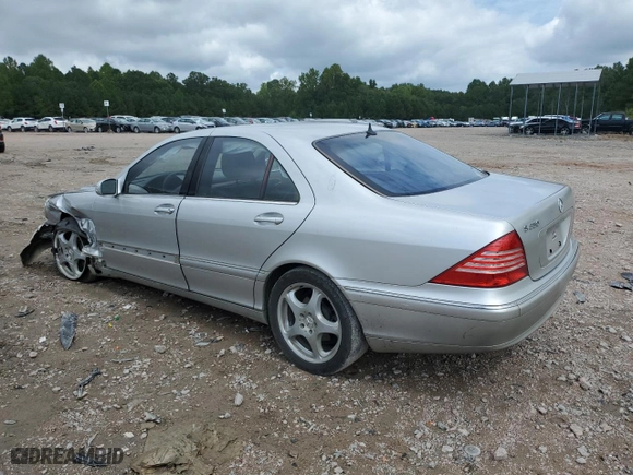 2006 Mercedes-Benz S-Class 3.7L with VIN WDBNF67JX6A483181, listed as a Copart auction lot 72025634 with 186,848 mi miles and Salvage Title. Bid and sale history available at carsss.com. Image 2.