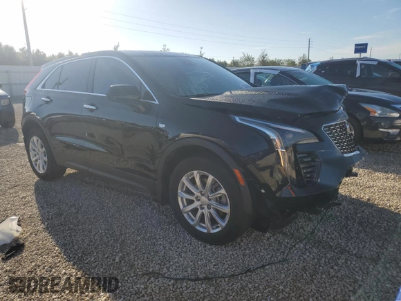 2022 Cadillac XT4 FWD Luxury with VIN 1GYAZAR45NF136810, listed as a Copart auction lot 74359664 with 10,552 mi miles and Salvage title. Bid and sale history available at DreamBid. Image 4.
