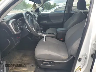 2023 Toyota Tacoma SR5 z VIN 3TMAZ5CN2PM202747, wystawiony jako Copart lot #51661755 z przebiegiem 79 216 mil mil oraz Czysty tytuł • Clean title. Historia ofert i sprzedaży dostępna na DreamBid. Obrazek 7.