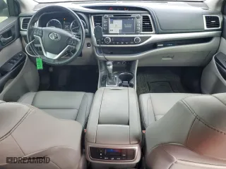 2019 Toyota Highlander SE with VIN 5TDKZRFH8KS326628, listed as a Copart auction lot 50650515 with 59,115 mi miles and Salvage Title. Bid and sale history available at carsss.com. Image 8.