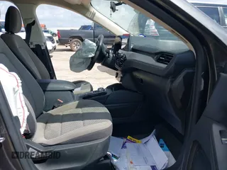2020 Ford Escape SE z VIN 1FMCU0G61LUB95997, wystawiony jako IAAI lot #42687641 z przebiegiem 80 125 mil mil oraz . Historia ofert i sprzedaży dostępna na DreamBid. Obrazek 5.