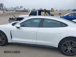 2024 Porsche Taycan z VIN WP0AA2Y13RSA10794, wystawiony jako IAAI lot #42182816 z przebiegiem 5 880 mil mil oraz . Historia ofert i sprzedaży dostępna na DreamBid. Obrazek 14.