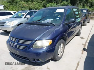 2005 Dodge Caravan SXT with VIN 2D4GP44L55R166164, listed as a IAAI auction lot 42633217 with 168,849 mi miles and . Bid and sale history available at DreamBid. Image 2.
