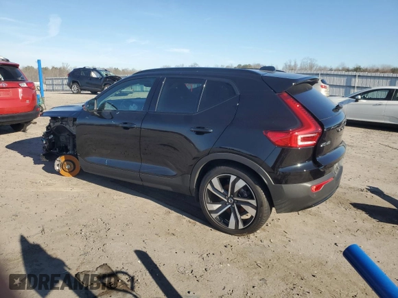 2023 Volvo XC40 Ultimate Dark Theme z VIN YV4L12UX9P2100106, wystawiony jako Copart lot #85582384 z przebiegiem 7 506 mil mil oraz Szkoda całkowita • Salvage title. Historia ofert i sprzedaży dostępna na DreamBid. Obrazek 2.