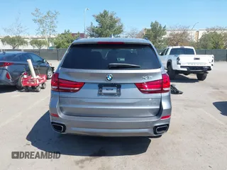 2015 BMW X5 xDrive50i z VIN 5UXKR6C59F0J76691, wystawiony jako IAAI lot #41857319 z przebiegiem 32 830 mil mil oraz . Historia ofert i sprzedaży dostępna na DreamBid. Obrazek 17.