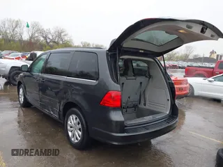 2012 Volkswagen Routan SE z VIN 2C4RVABG0CR193933, wystawiony jako IAAI lot #41962876 z przebiegiem 120 132 mil mil oraz . Historia ofert i sprzedaży dostępna na DreamBid. Obrazek 3.