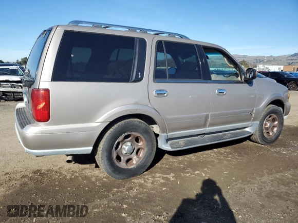 2001 Lincoln Navigator z VIN 5LMFU28R51LJ29728, wystawiony jako Copart lot #87147514 z przebiegiem 175 837 mil mil oraz Czysty tytuł • Clean title. Historia ofert i sprzedaży dostępna na DreamBid. Obrazek 3.
