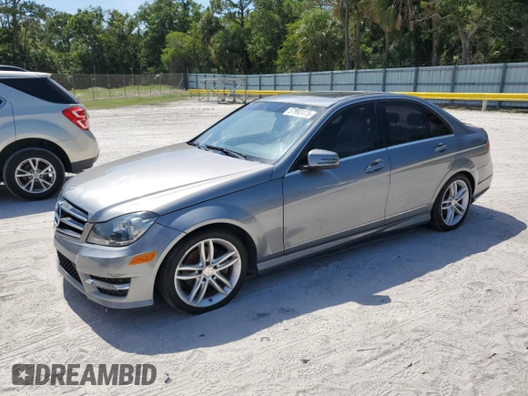 2014 Mercedes-Benz C 250 Sport z VIN WDDGF4HB1EG248594, wystawiony jako Copart lot #57993475 z przebiegiem 100 220 mil mil oraz Czysty tytuł • Clean title. Historia ofert i sprzedaży dostępna na DreamBid. Obrazek 1.