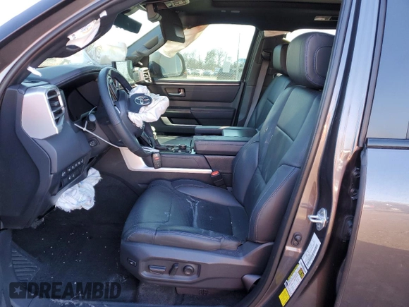2024 Toyota Sequoia SR5 with VIN 7SVAAABA7RX028059, listed as a Copart auction lot 44797595 with 0 mi miles and Salvage Title. Bid and sale history available at carsss.com. Image 7.