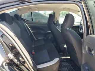 2022 Nissan Versa SV z VIN 3N1CN8EV9NL826750, wystawiony jako Copart lot #52127085 z przebiegiem 86 513 mil mil oraz Szkoda całkowita • Salvage title. Historia ofert i sprzedaży dostępna na DreamBid. Obrazek 10.
