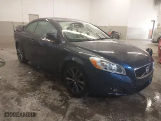 2012 Volvo C70 T5 with VIN YV1672MC2CJ126049, listed as a IAAI auction lot 41417417 with 62,321 mi miles. Bid and sale history available at carsss.com. Image 1.