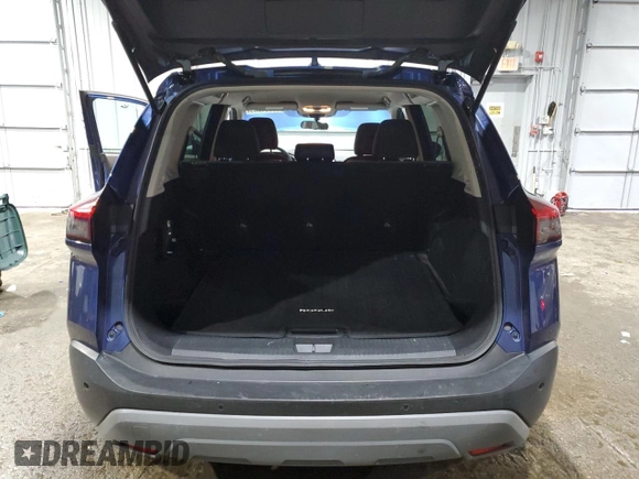 2022 Nissan Rogue S z VIN 5N1BT3AB4NC685705, wystawiony jako Copart lot #46331255 z przebiegiem 48 455 mil mil oraz Szkoda całkowita • Salvage title. Historia ofert i sprzedaży dostępna na DreamBid. Obrazek 6.