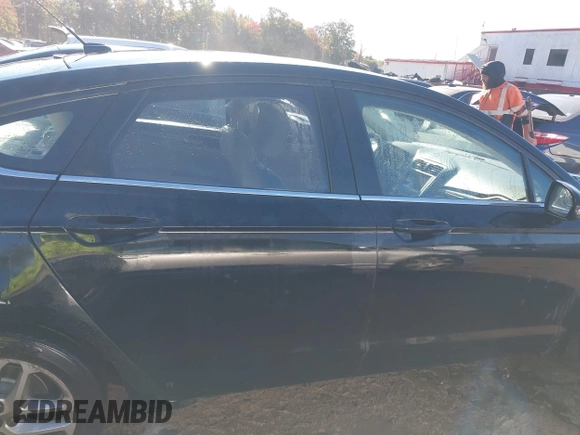 2016 Ford Fusion SE with VIN 1FA6P0HD0G5132790, listed as a IAAI auction lot 40604197 with 300,100 mi miles. Bid and sale history available at carsss.com. Image 14.