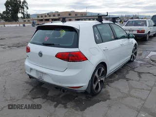 2015 Volkswagen Golf GTI SE with VIN 3VW5T7AU8FM086572, listed as a IAAI auction lot 41708044 with 186,150 mi miles. Bid and sale history available at carsss.com. Image 4.