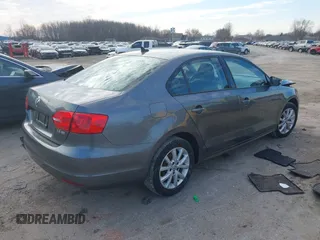 2012 Volkswagen Jetta SE с VIN 3VWDX7AJXCM358671, выставлен на аукционе IAAI как лот 41647447 с пробегом 105 722 миль миль и . История ставок и продаж доступна на DreamBid. Изображение 4.