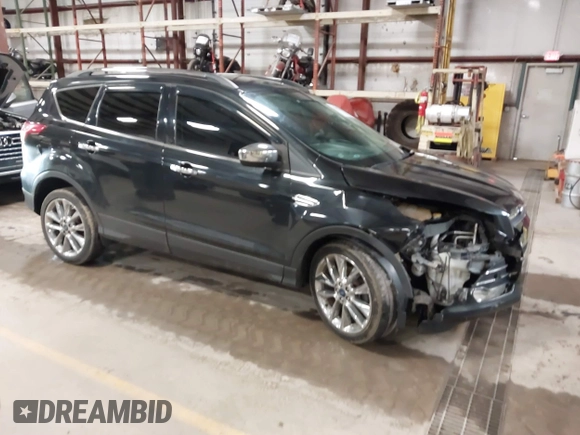 2015 Ford Escape SE with VIN 1FMCU9G9XFUA70029, listed as a IAAI auction lot 41673827 with 82,043 mi miles. Bid and sale history available at carsss.com. Image 1.