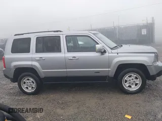 2016 Jeep Patriot Sport with VIN 1C4NJRBB6GD756036, listed as a IAAI auction lot 41910486 with 147,845 mi miles and . Bid and sale history available at carsss.com. Image 13.