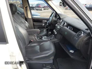 2010 Land Rover LR4 Lux z VIN SALAK2D4XAA545523, wystawiony jako IAAI lot #41878104 z przebiegiem 207 297 mil mil oraz . Historia ofert i sprzedaży dostępna na DreamBid. Obrazek 5.