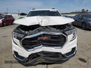 2022 GMC Terrain SLE z VIN 3GKALTEV3NL265091, wystawiony jako Copart lot #54828235 z przebiegiem 34 259 mil mil oraz Szkoda całkowita • Salvage title. Historia ofert i sprzedaży dostępna na DreamBid. Obrazek 5.