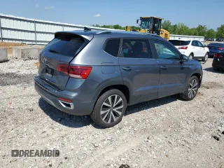 2024 Volkswagen Taos SE z VIN 3VVSX7B26RM008403, wystawiony jako Copart lot #56887985 z przebiegiem 60 595 mil mil oraz Tytuł czysty. Historia ofert i sprzedaży dostępna na DreamBid. Obrazek 3.
