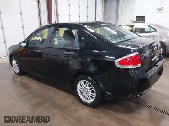 2011 Ford Focus SE with VIN 1FAHP3FN5BW192119, listed as a IAAI auction lot 41193926 with 113,435 mi miles. Bid and sale history available at carsss.com. Image 3.