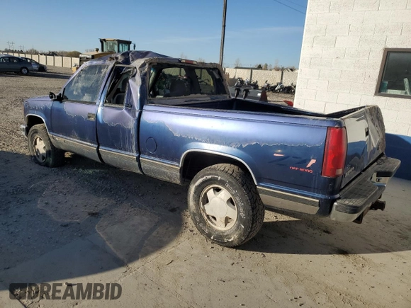 1996 GMC Sierra 1500 z VIN 2GTEK19R1T1537881, wystawiony jako Copart lot #48440055 z przebiegiem 1 715 126 mil mil oraz Szkoda całkowita • Salvage title. Historia ofert i sprzedaży dostępna na DreamBid. Obrazek 2.