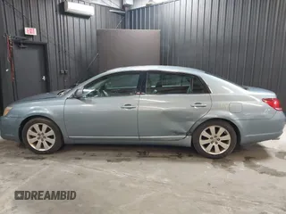 2007 Toyota Avalon XL z VIN 4T1BK36B17U189303, wystawiony jako IAAI lot #41614917 z przebiegiem 238 114 mil mil oraz . Historia ofert i sprzedaży dostępna na DreamBid. Obrazek 14.