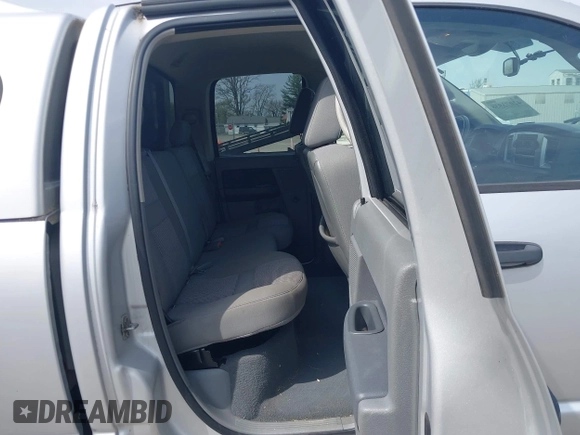 2008 Dodge 1500 SLT z VIN 1D7HU18N18S574013, wystawiony jako IAAI lot #42073938 z przebiegiem 143 365 mil mil oraz . Historia ofert i sprzedaży dostępna na DreamBid. Obrazek 8.