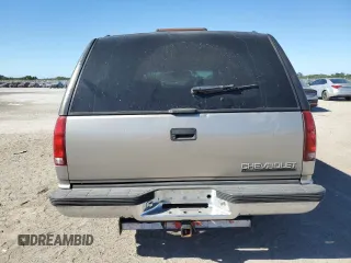 1999 Chevrolet Suburban with VIN 3GNEC16R4XG185031, listed as a Copart auction lot 81824104 with 272,014 mi miles and Salvage Title. Bid and sale history available at carsss.com. Image 6.