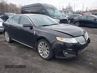 2010 Lincoln MKS w/EcoBoost with VIN 1LNHL9FT8AG607008, listed as a IAAI auction lot 42040752 with 192,478 mi miles. Bid and sale history available at carsss.com. Image 1.