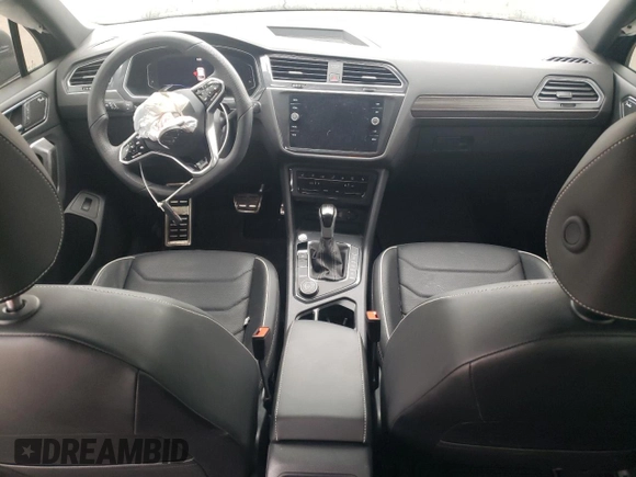 2024 Volkswagen Tiguan SEL R-Line with VIN 3VV4B7AX7RM158394, listed as a Copart auction lot 51044755 with 5,566 mi miles and Salvage title. Bid and sale history available at DreamBid. Image 8.