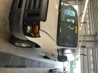 2013 Ford Econoline Cargo Commercial z VIN 1FTNE1EW6DDB01357, wystawiony jako IAAI lot #42511133 z przebiegiem 143 111 mil mil oraz . Historia ofert i sprzedaży dostępna na DreamBid. Obrazek 1.