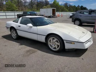 1990 Chevrolet Corvette z VIN 1G1YY2382L5115420, wystawiony jako Copart lot #57966615 z przebiegiem Nie podano mil oraz Tytuł czysty. Historia ofert i sprzedaży dostępna na DreamBid. Obrazek 4.