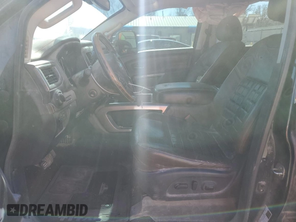 2017 Nissan Titan Pro-4X z VIN 1N6BA1F43HN557633, wystawiony jako Copart lot #46501645 z przebiegiem 94 325 mil mil oraz Szkoda całkowita • Salvage title. Historia ofert i sprzedaży dostępna na DreamBid. Obrazek 7.