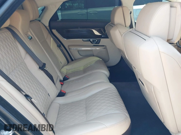 2016 Jaguar XJ Portfolio z VIN SAJWA2G76G8V97013, wystawiony jako IAAI lot #42239189 z przebiegiem Nie podano mil oraz . Historia ofert i sprzedaży dostępna na DreamBid. Obrazek 8.