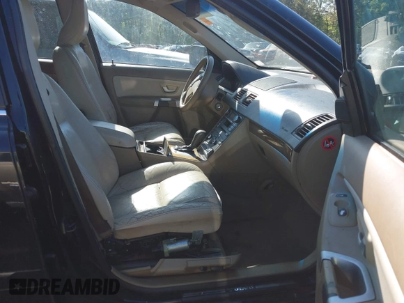 2010 Volvo XC90 I6 with VIN YV4982CZ7A1534370, listed as a IAAI auction lot 41972085 with 276,494 mi miles. Bid and sale history available at carsss.com. Image 5.