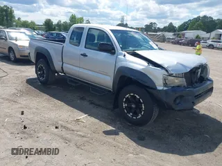 2011 Toyota Tacoma z VIN 5TFUX4EN3BX007771, wystawiony jako IAAI lot #42270090 z przebiegiem 125 595 mil mil oraz . Historia ofert i sprzedaży dostępna na DreamBid. Obrazek 1.