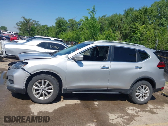 2017 Nissan Rogue SV z VIN KNMAT2MTXHP537375, wystawiony jako IAAI lot #42212804 z przebiegiem 206 335 mil mil oraz . Historia ofert i sprzedaży dostępna na DreamBid. Obrazek 14.